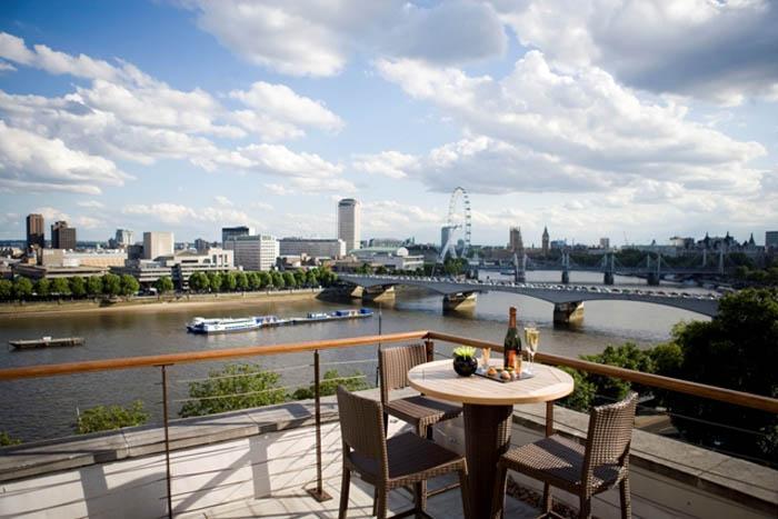 Swissotel The Howard Londen Buitenkant foto
